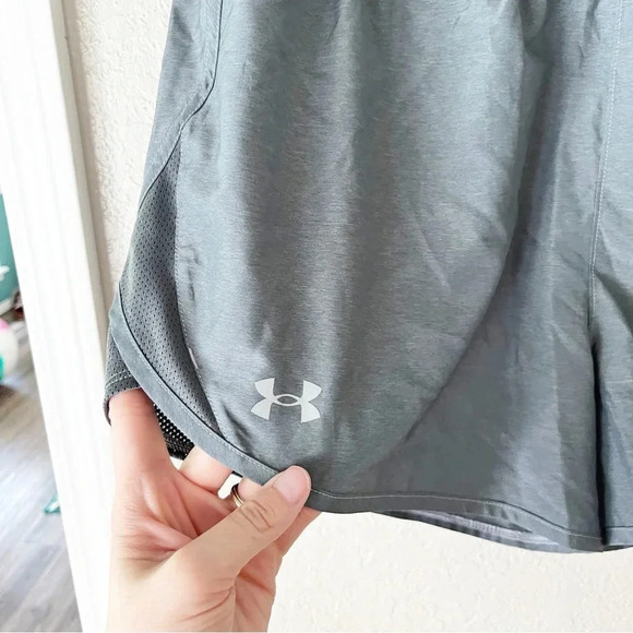 Under Armor Shorts Women's XL Fly-By 2.0 Gray Sporty Running Athleisure Lined - Picture 4 of 7